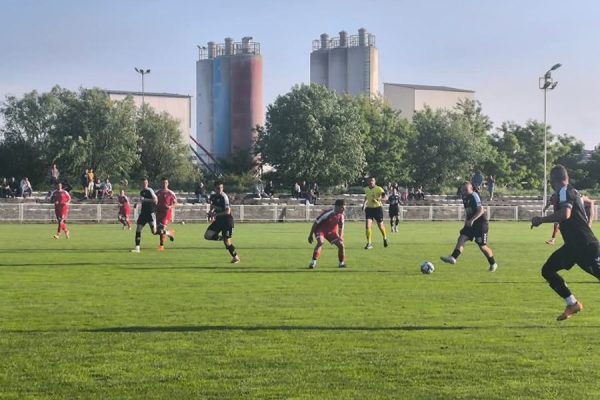 SPORT: Rukometaši slavili pred svojim navijačima; Radnički i Omladinac po bod, tri boda za Proleter