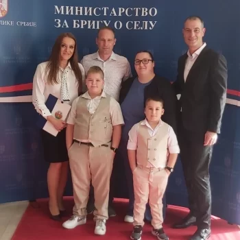 Sa opštinskog portala: Bračni par iz Skorenovca postao vlasnik seoske kuće