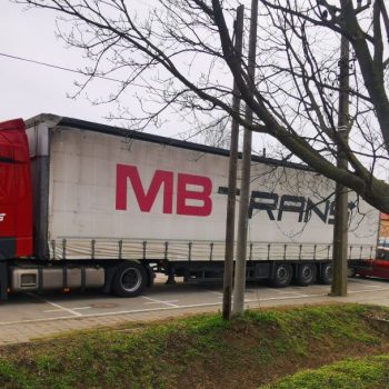 Kamionom na zadušnice ili mu se samo  može?