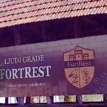 Ljudi grade zajednicu i pomeraju svet