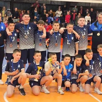 Odbojkašima iz Bavaništa bronza i zlato