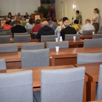Skupština odbila rasprave o domu, agregatima, bazenu…